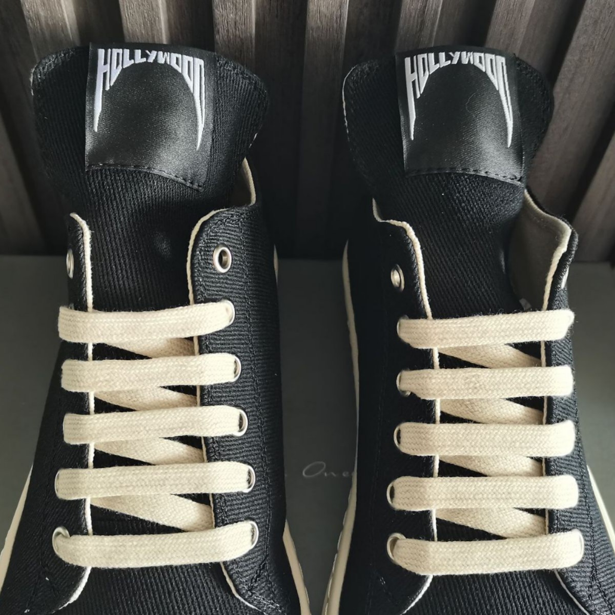 Klassieke merk casual damessch - Streetwear Brand recensie en prijs