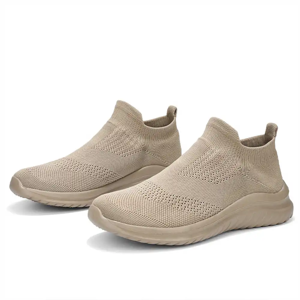 Beige Zachte Nieuwe Nieuwighei - Streetwear Brand Global recensie en prijs