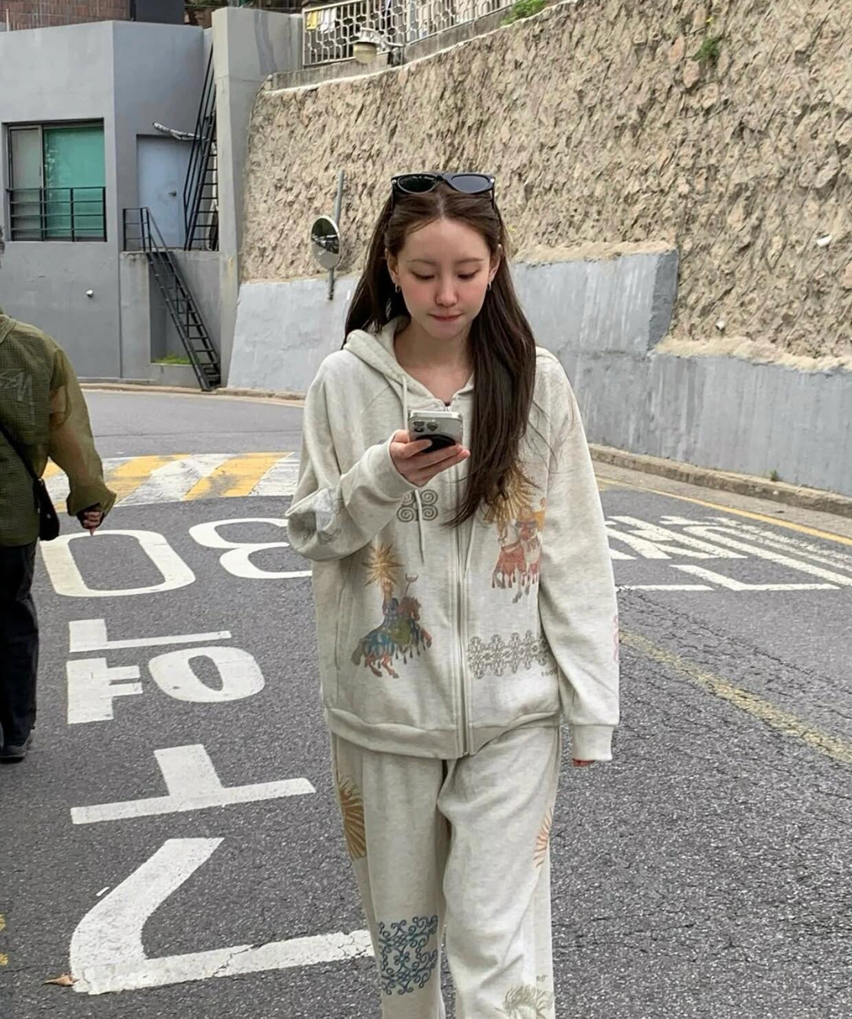 Jennie Collaborated streetwear - Streetwear Brand Collaborations recensie en prijs